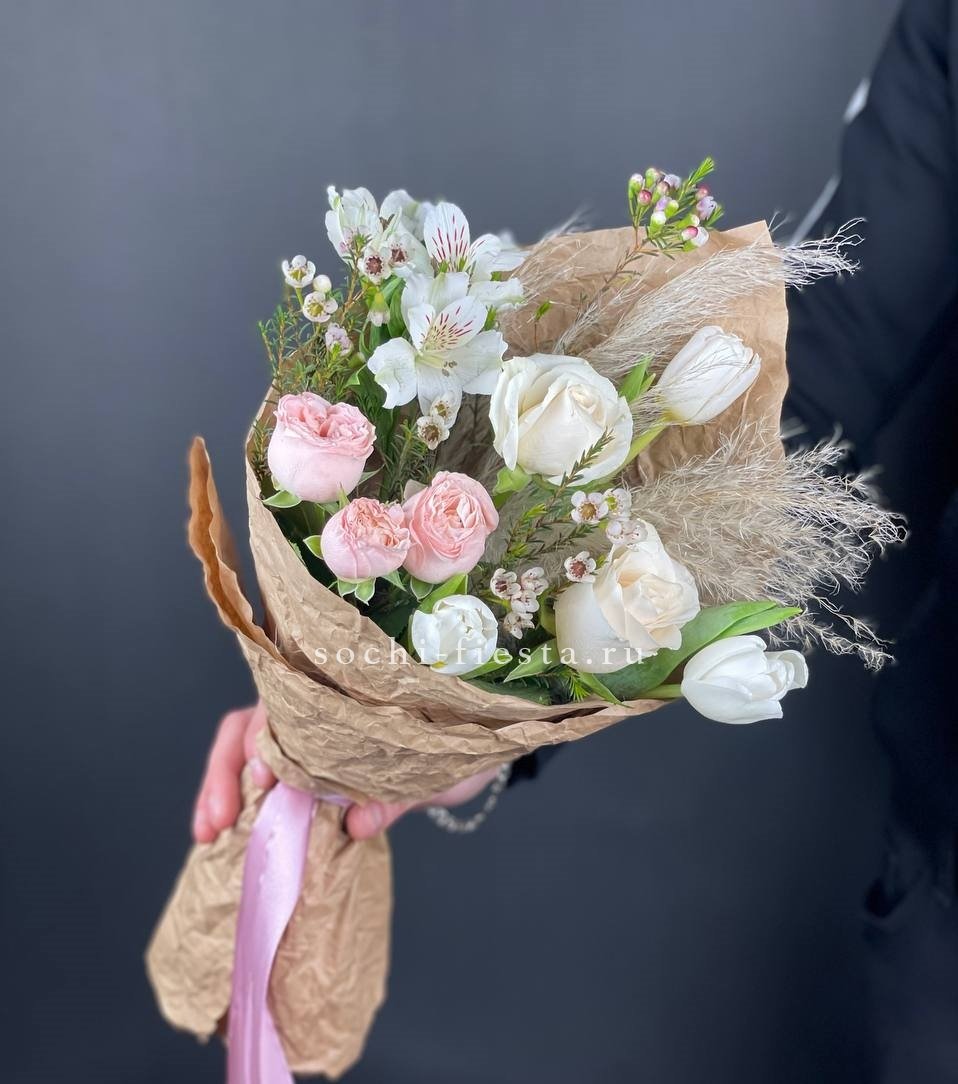 цветы для рецепции небольшой компании в доставке от местного флориста