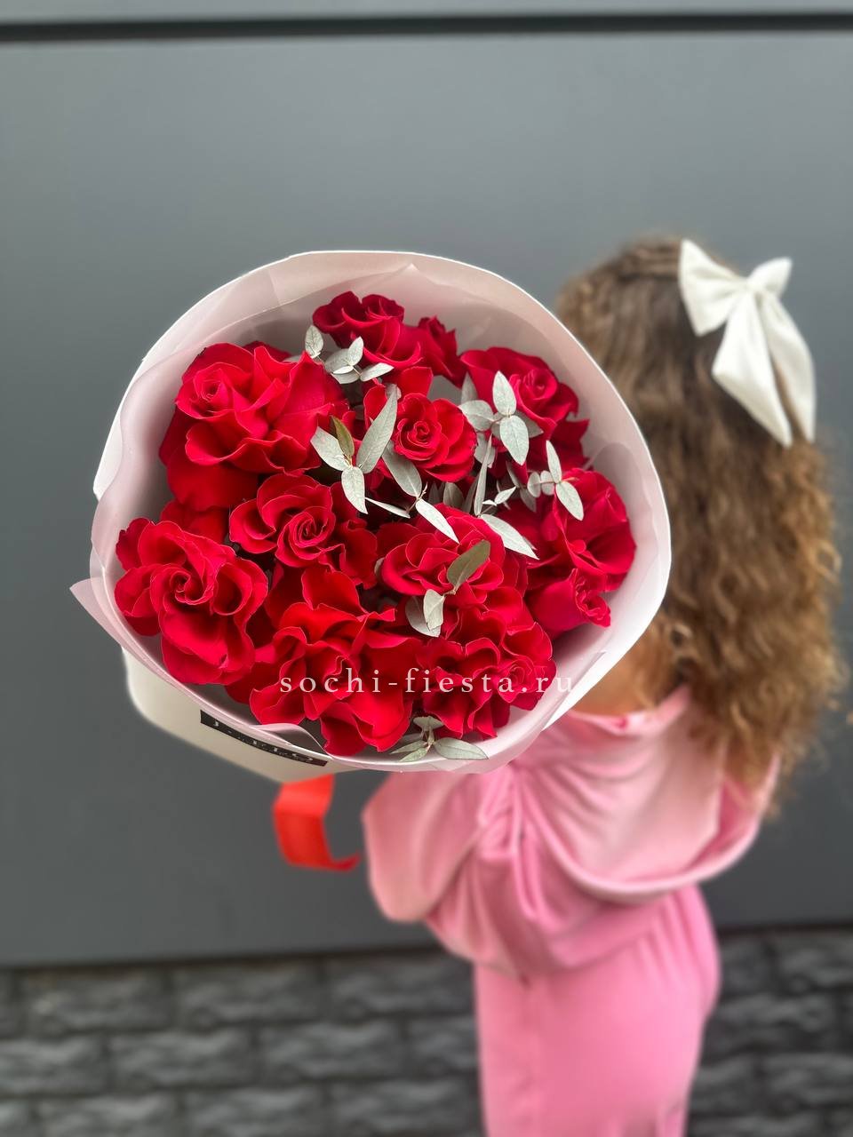 Красные французские розы — доставка цветов Элисте