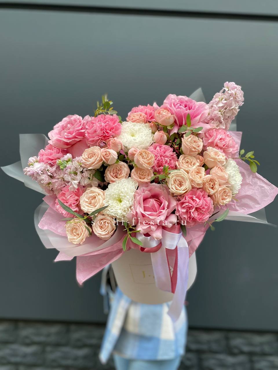 Авторский цветочный бокс — заказать в Элисте