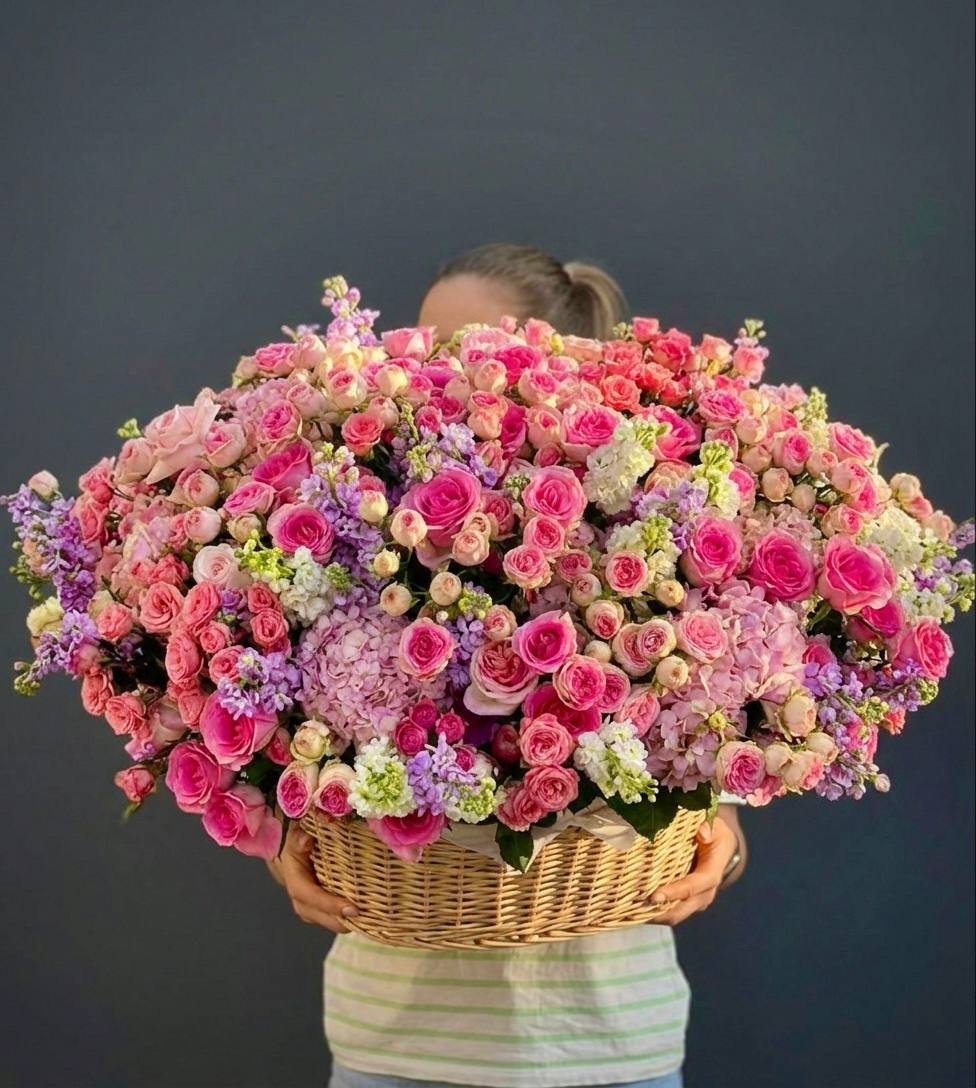 Корзины с цветами — заказать в Элисте