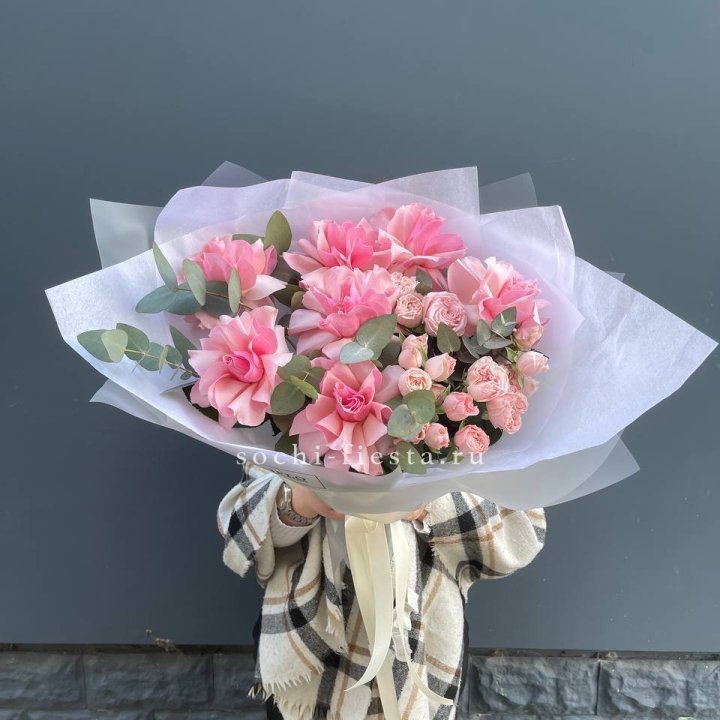 Букет французских и пионовидных роз  в Элисте