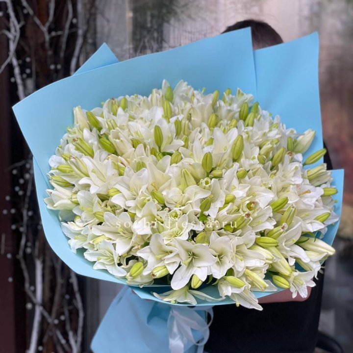 51 лилия в оформлении в Элисте