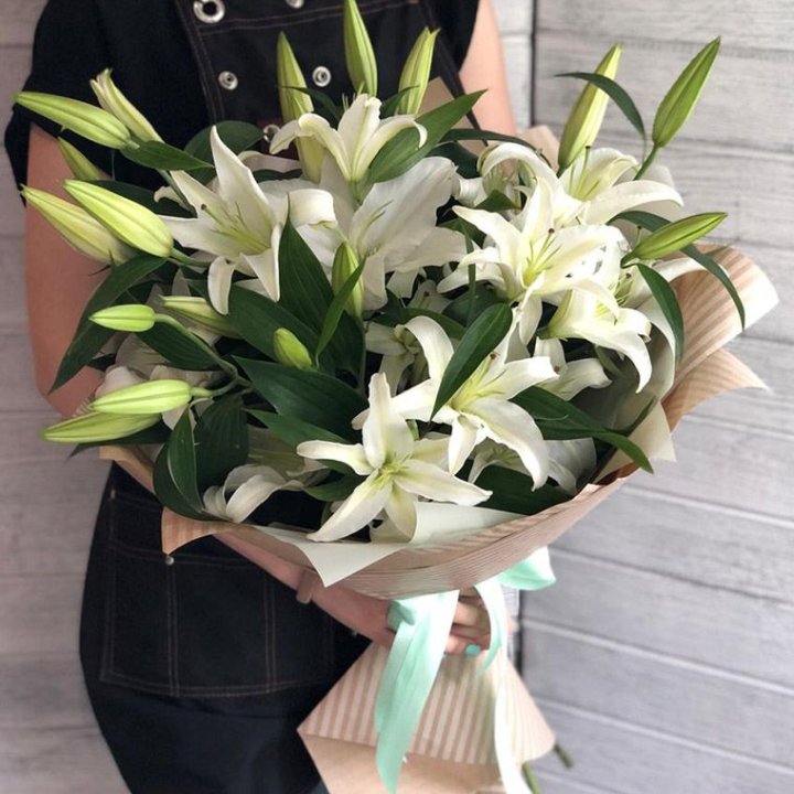 Букет белых лилий в Элисте