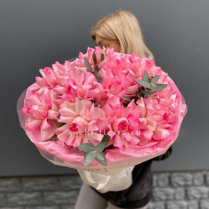 11 французских роз с доставкой в Элисте