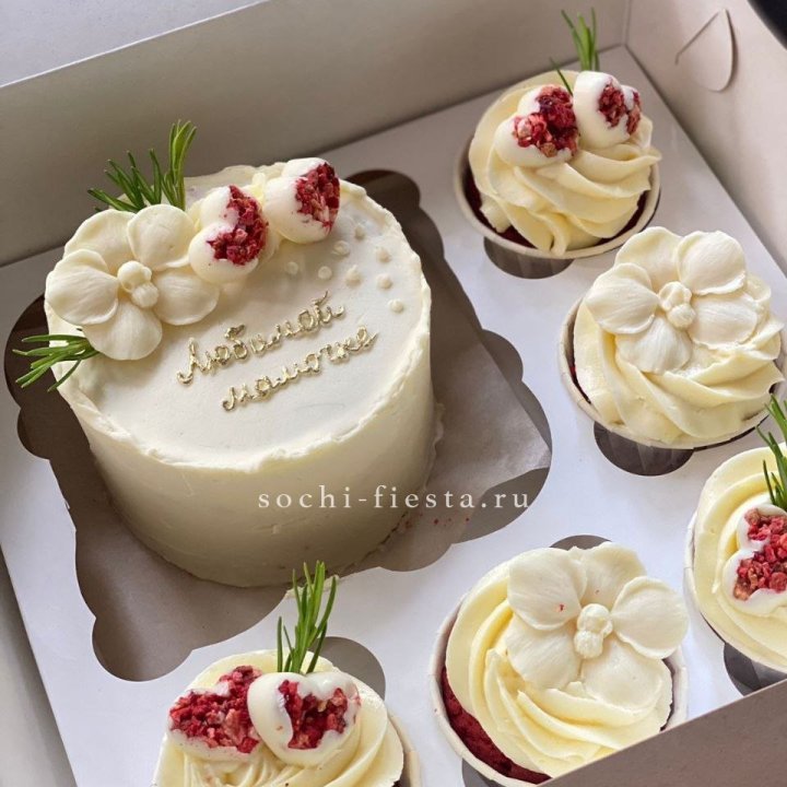 Капкейки и бенто-торт "Мамочке" в Элисте