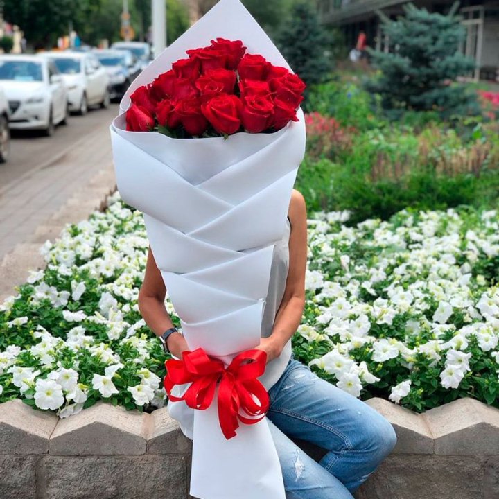 Высокие розы Кантри с доставкой в Элисте