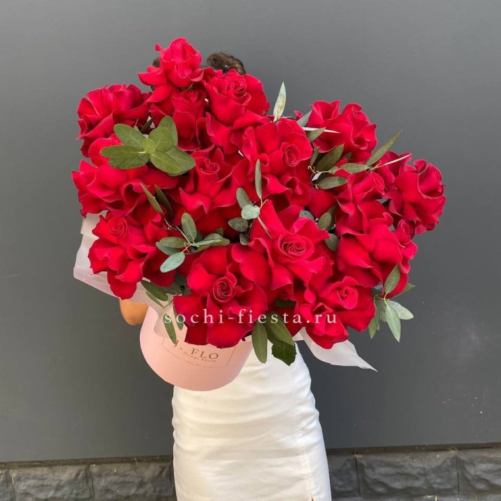 Бокс из 17 французских роз с доставкой в Элисте