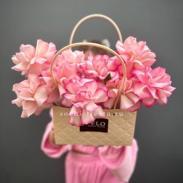 Сумочка розовых роз Венди в Элисте