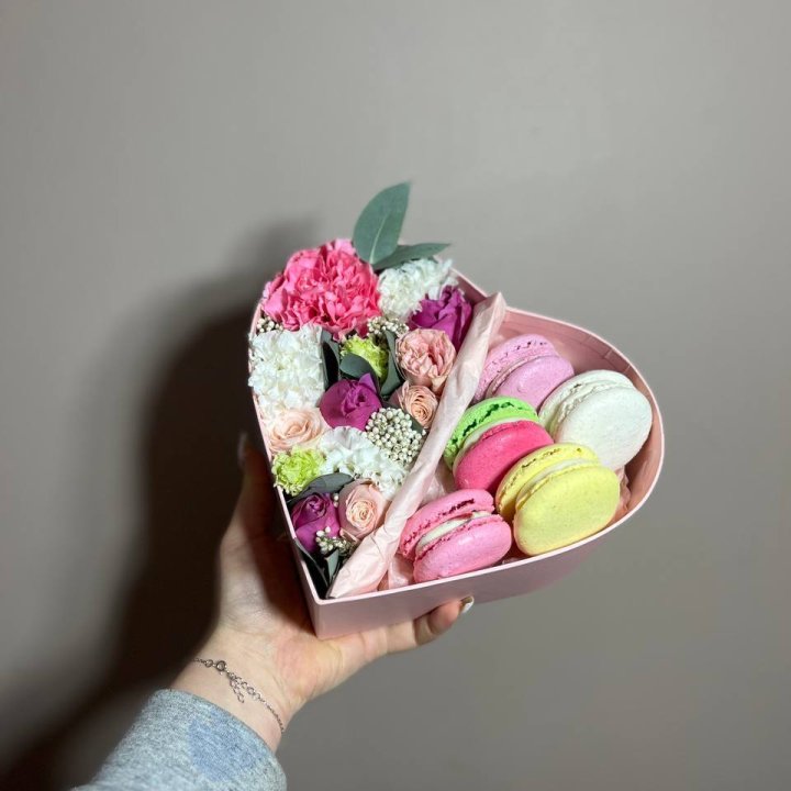 Дуо цветы и макаронсы в Элисте