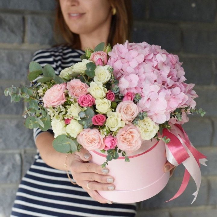 Дизайнерский цилиндр №1 с доставкой в Элисте