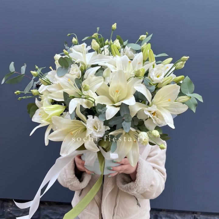 Бокс лилий и эустомы в Элисте