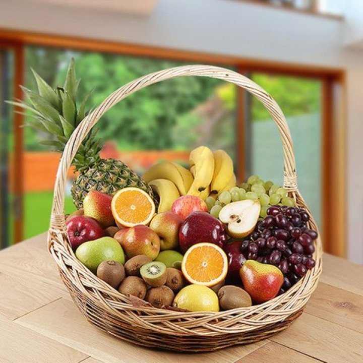 Фруктовая корзина №1 с доставкой в Элисте