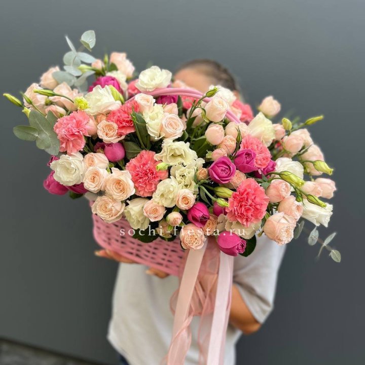 Цветочная корзина "Флоренция" в Элисте