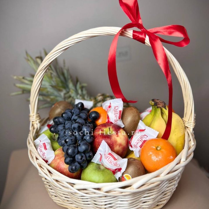 Фруктовая корзина №3 с доставкой в Элисте