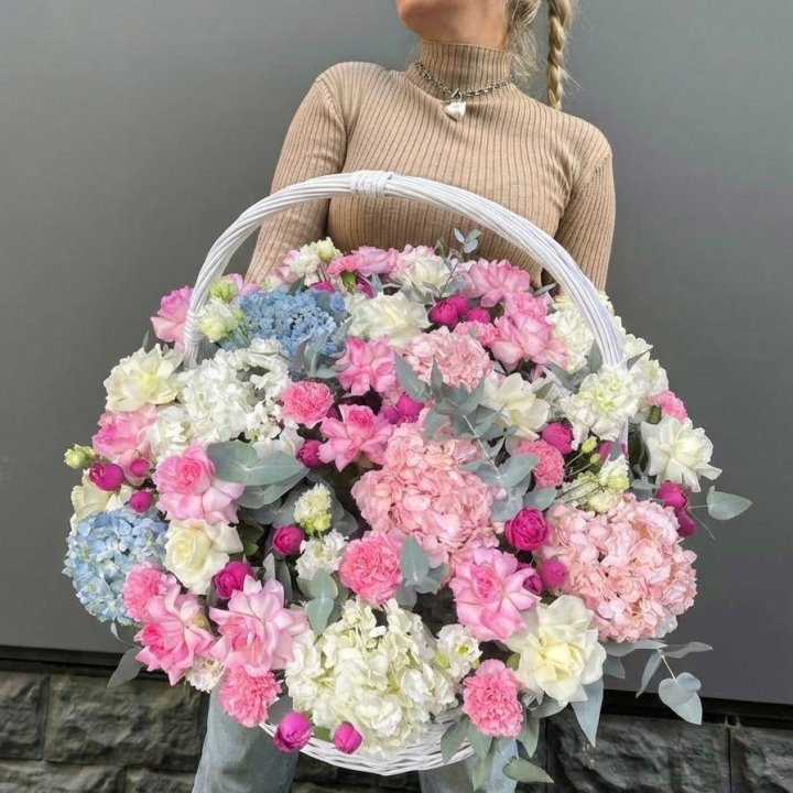 Цветочная корзина №3 с доставкой в Элисте