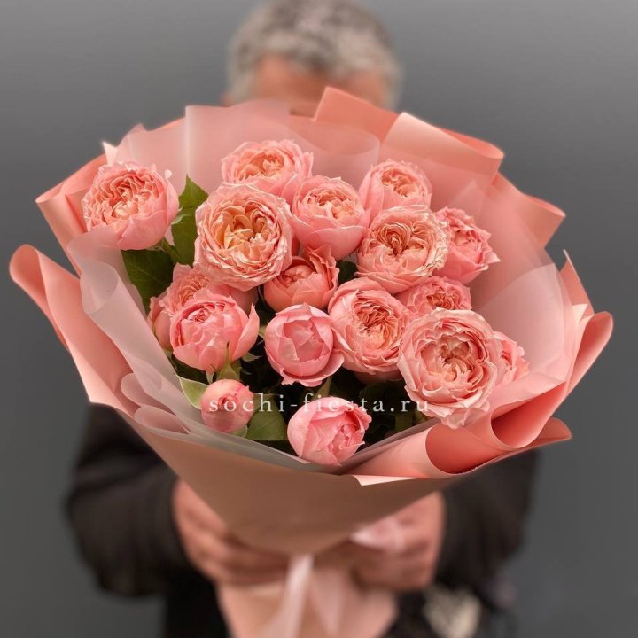 Букет комплимент из кустовых роз Джульетта в Элисте