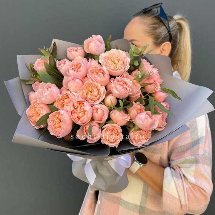 Букет с пионовидными розами "Пивайн" в Элисте