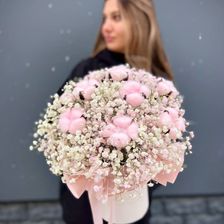 Гипсофилы с хлопком в шляпной коробке в Элисте