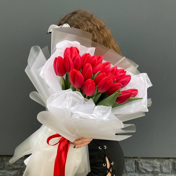  25 красных воздушных тюльпанов в Элисте