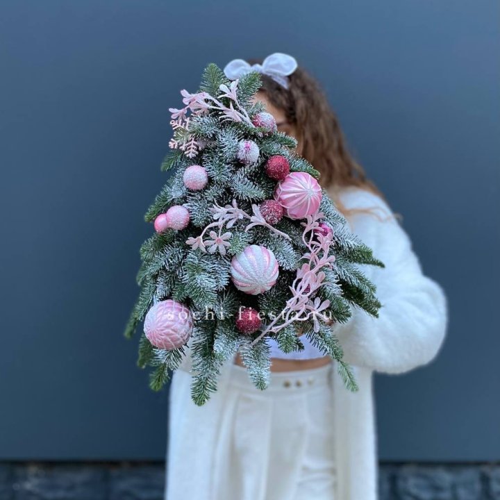 Новогодняя елочка "Розе" в Элисте