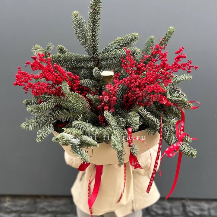 Букет нобилиса и ягод в Элисте