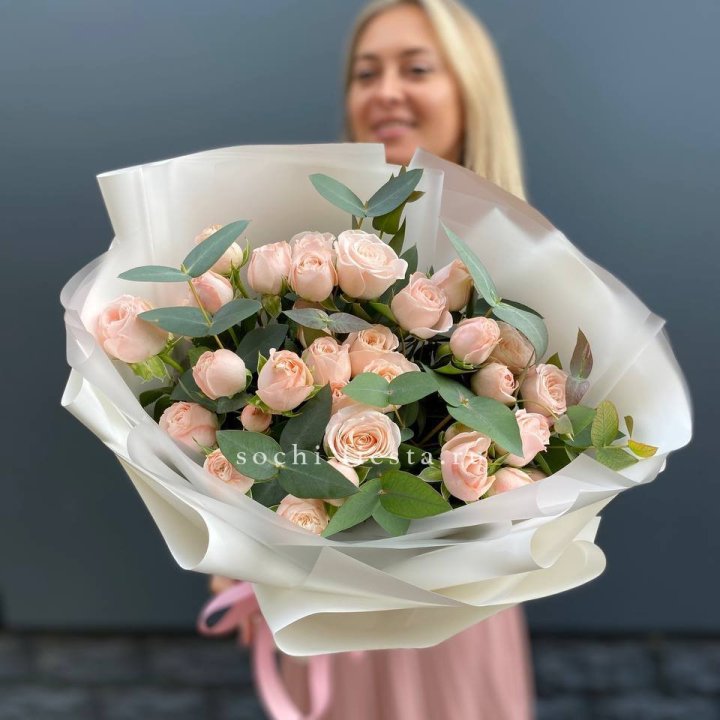 Букет кустовых роз "Фреш" с доставкой в Элисте