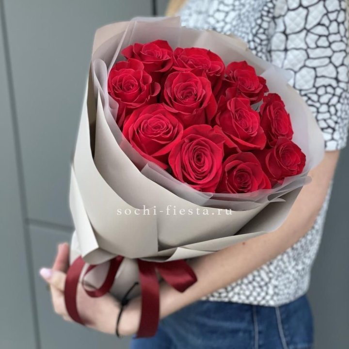 Букет красных роз "Рози" в Элисте