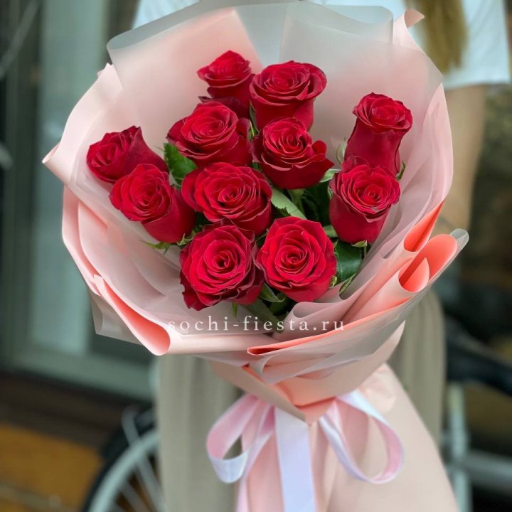 Букет красных роз "Мадам ред" в Элисте