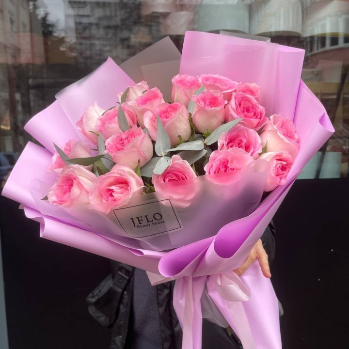  19 розовых роз в Элисте