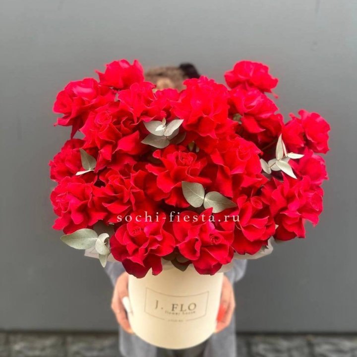 35 Французских роз в боксе в Элисте