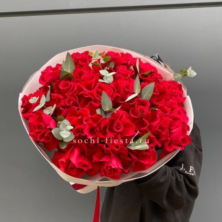 23 Красных французских роз в Элисте