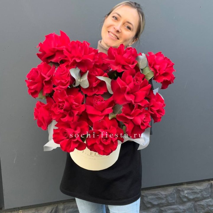 17 Французских роз в боксе в Элисте