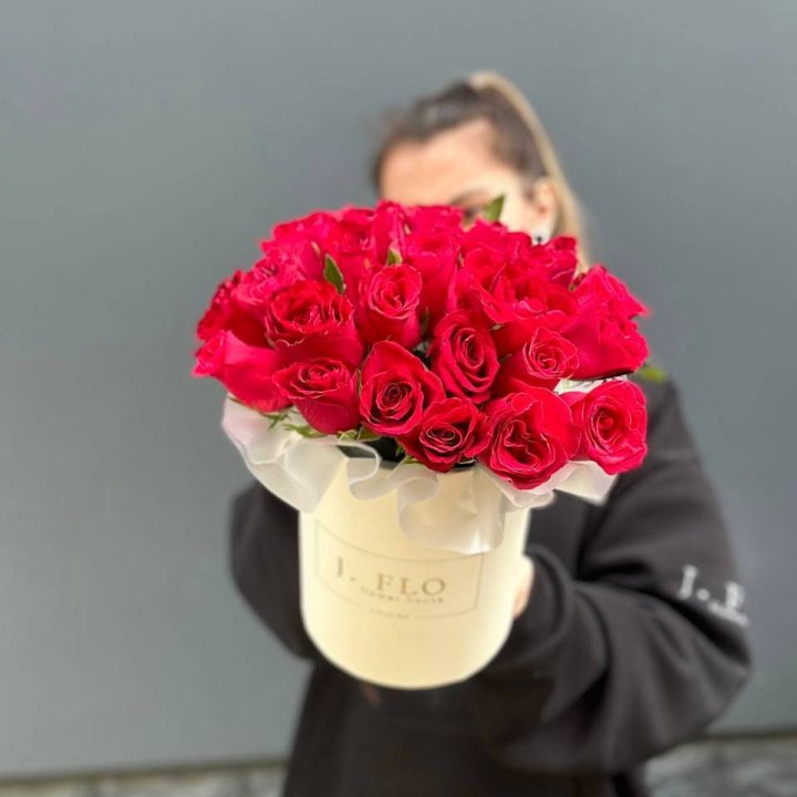 27 кенийских роз в боксе в Элисте