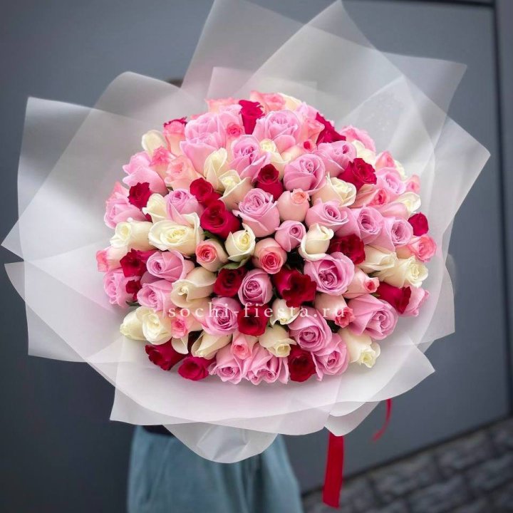 101 разноцветная роза "Карусель" в Элисте