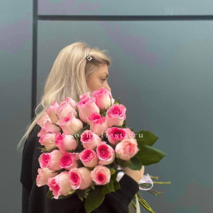  25 розовых роз в Элисте