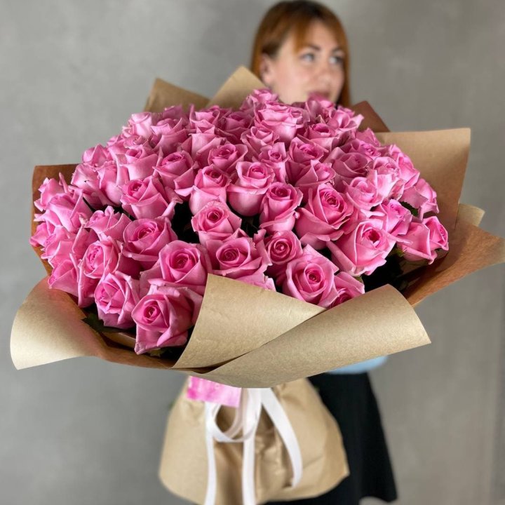 101 розовая роза в Элисте