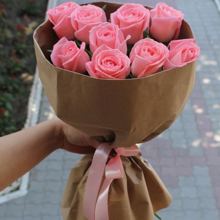 9 розовых роз в Элисте