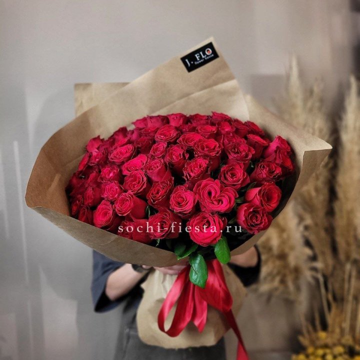 63 красных роз вайт в Элисте
