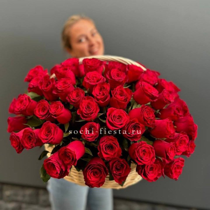 101 красная роза в корзине   в Элисте