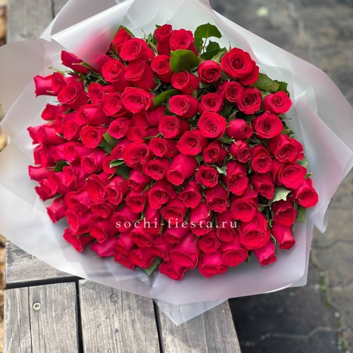 101 красная роза Лолита в Элисте