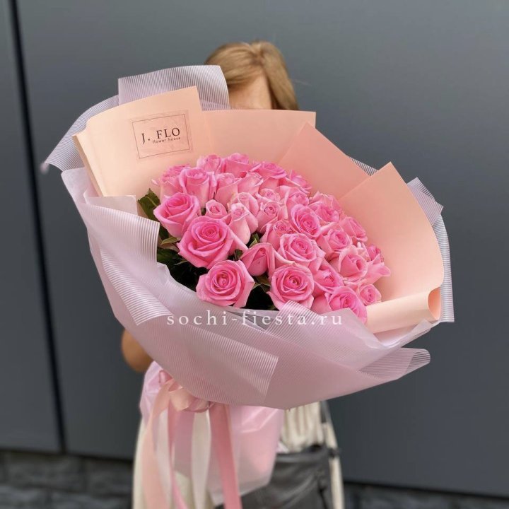 33 Розовые розы в Элисте