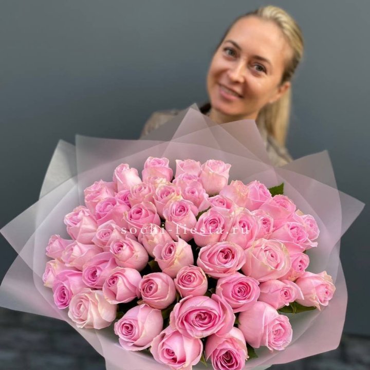 51 розовая роза в Элисте