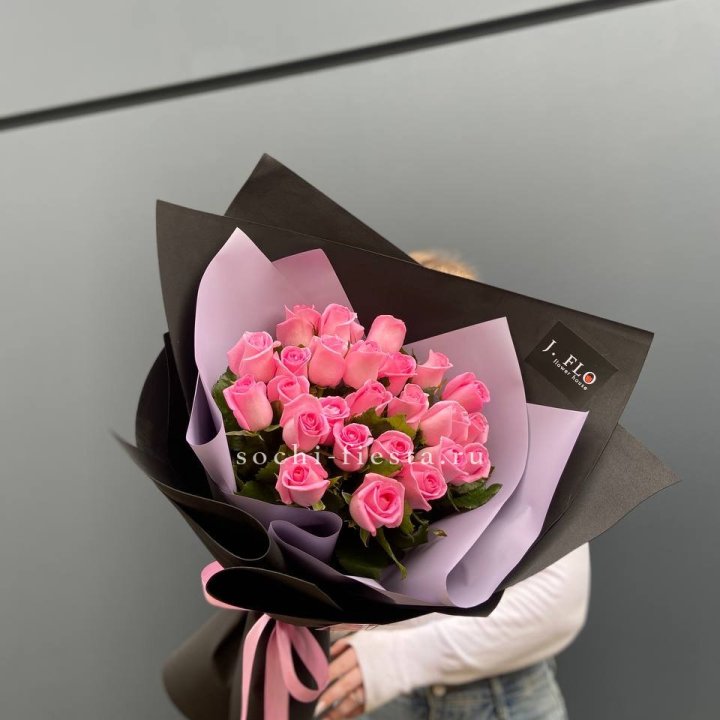 19 розовых роз  в Элисте