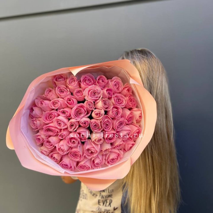 55 розовых роз в Элисте