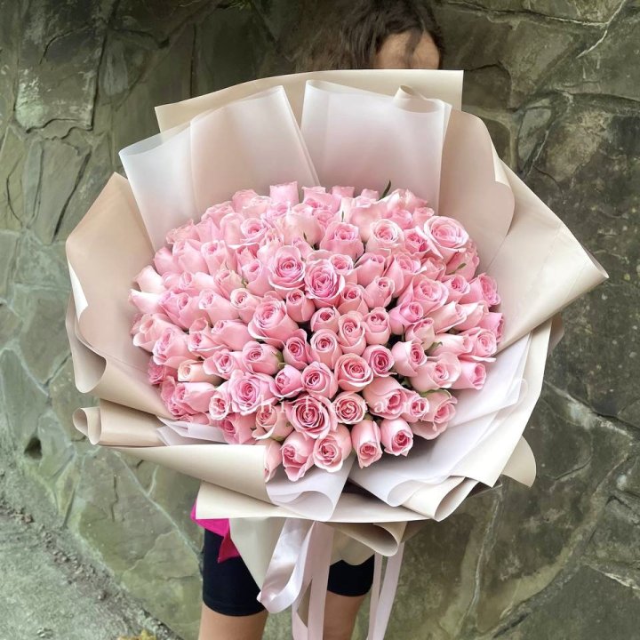 101 нежно-розовая роза Каролина  в Элисте