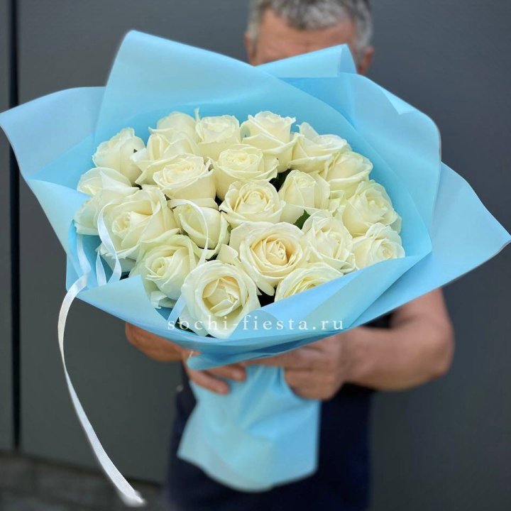21 белая роза в Элисте