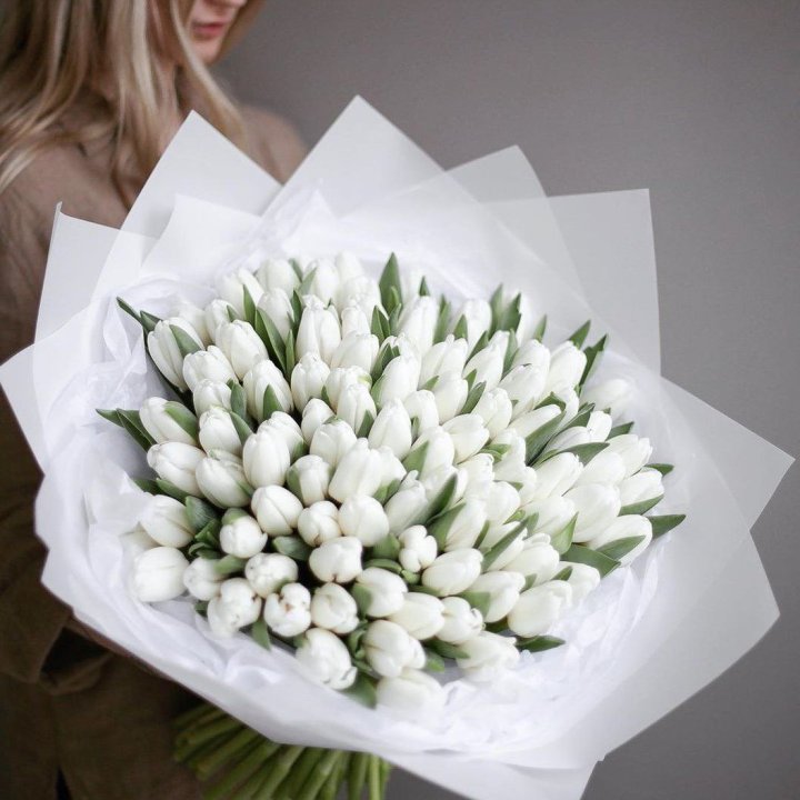 101 белый тюльпан в Элисте